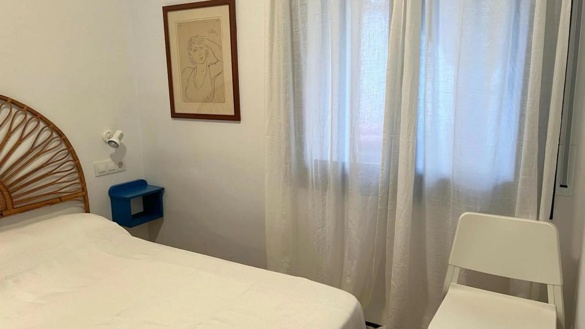 Apartment Cap Ras 1 - Apartamento En Primera Linea De Mar, Frente A Una Cala De Llanca. - Es-228-177