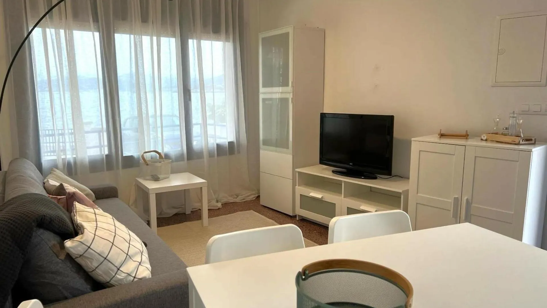 Cap Ras 1 - Apartamento En Primera Linea De Mar, Frente A Una Cala De Llanca. - Es-228-177 Apartment Llanca
