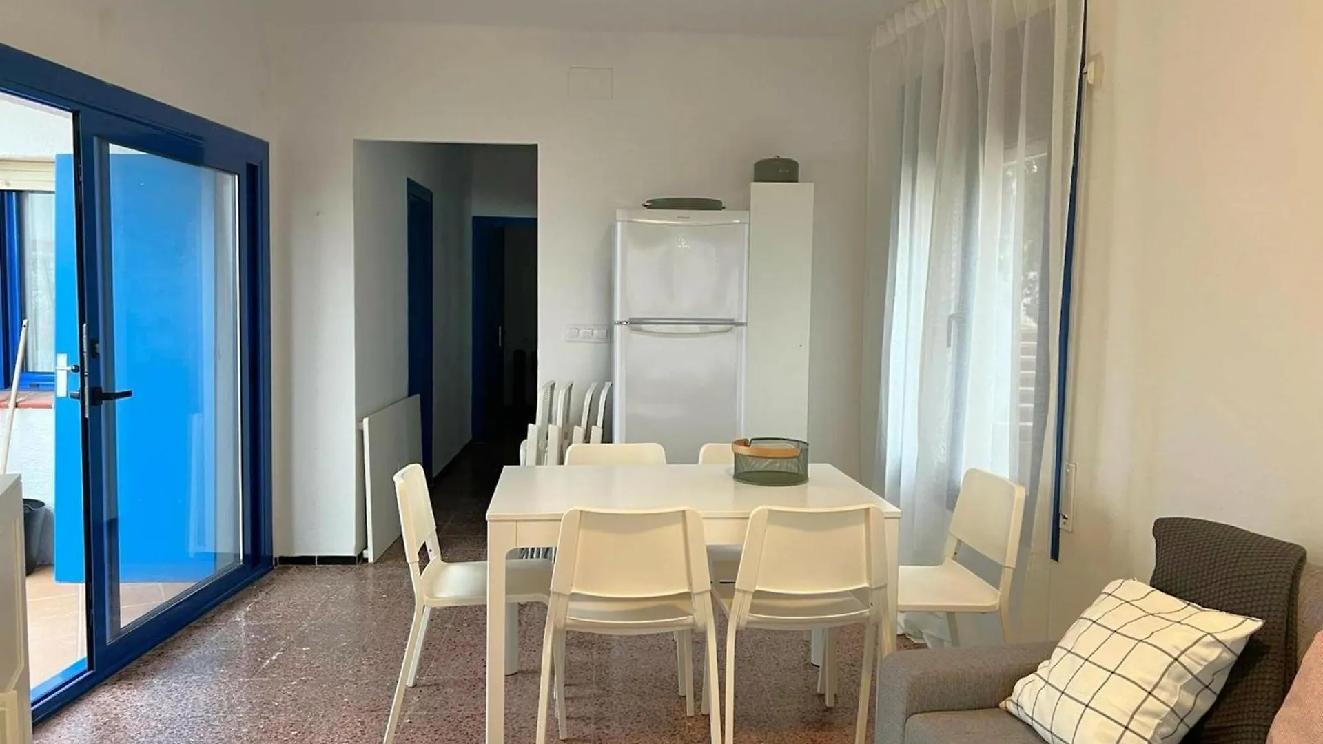 Apartment Cap Ras 1 - Apartamento En Primera Linea De Mar, Frente A Una Cala De Llanca. - Es-228-177 Spain