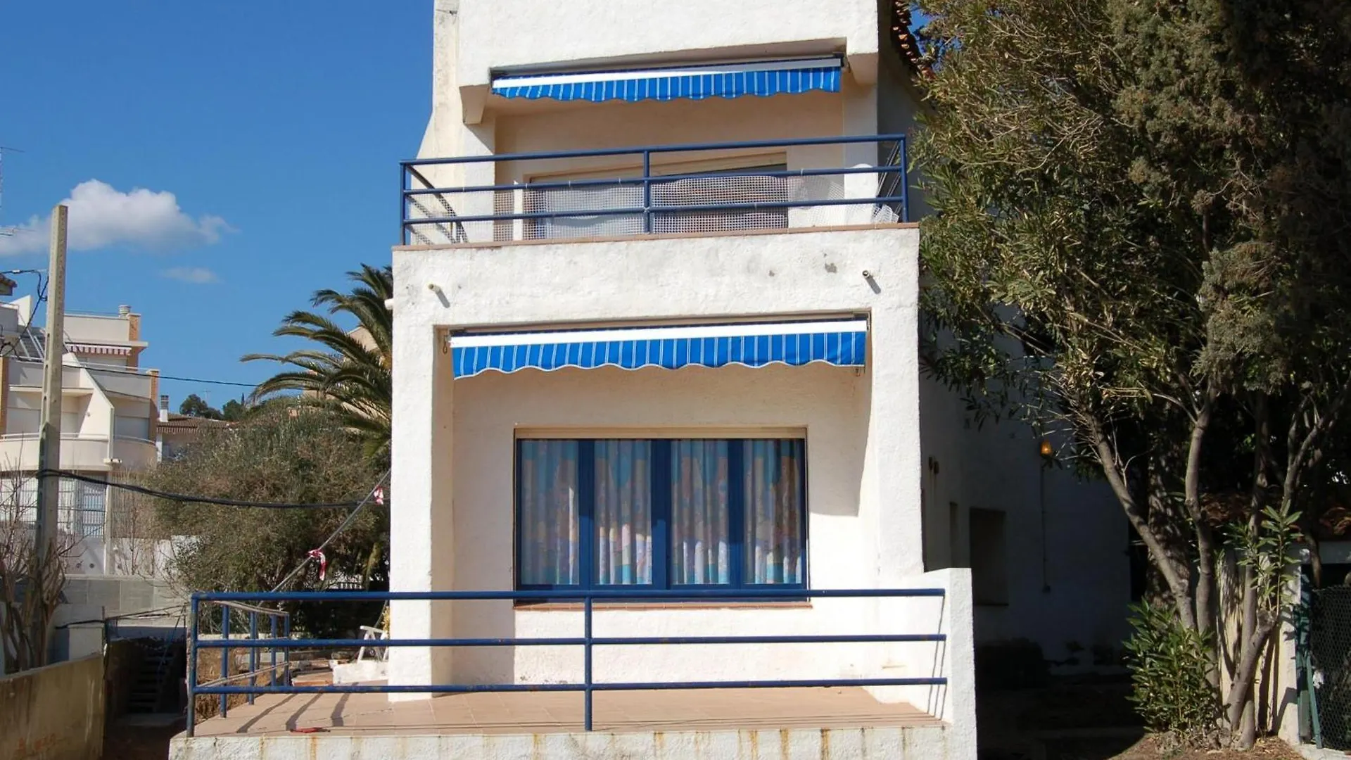 Cap Ras 1 - Apartamento En Primera Linea De Mar, Frente A Una Cala De Llanca. - Es-228-177 Llanca