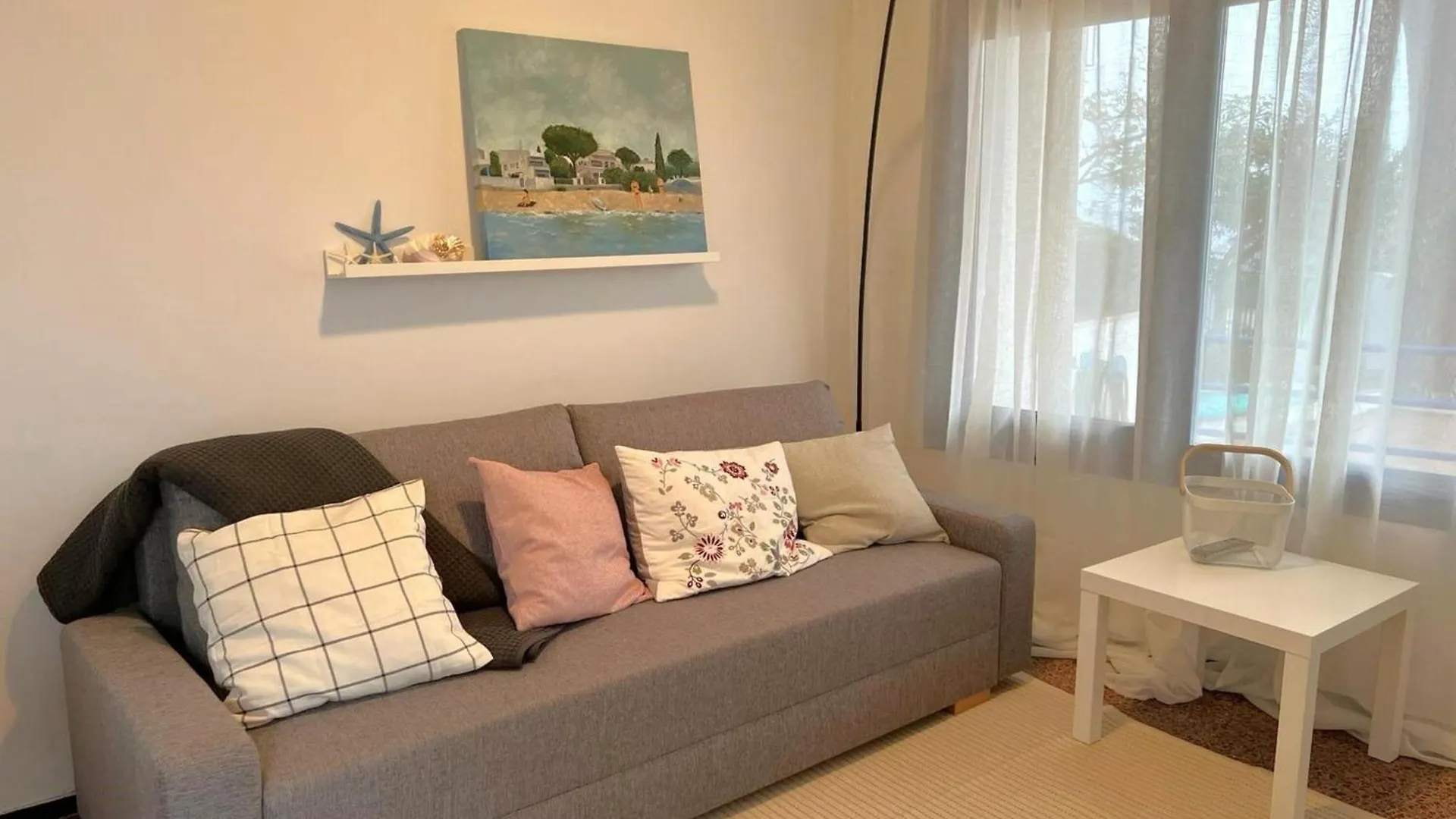 Apartment Cap Ras 1 - Apartamento En Primera Linea De Mar, Frente A Una Cala De Llanca. - Es-228-177